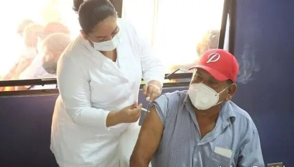     President Daniel Ortega announced during a public act at the beginning of September that by October 9 the country would reach 32 percent coverage of vaccination against COVID-19.