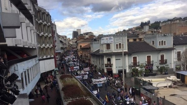 Masses in Quito, Ecuador, are calling against privatization of public institutions, and violations against workers' communities.